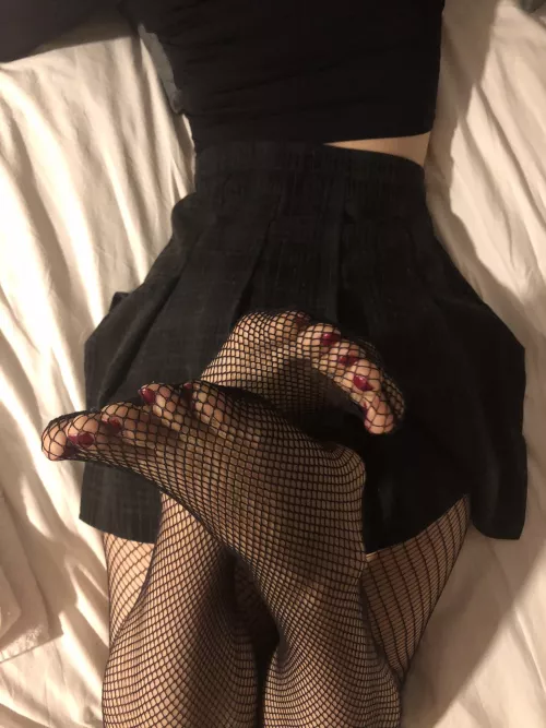 Kiss my feet then burry your face 🍑