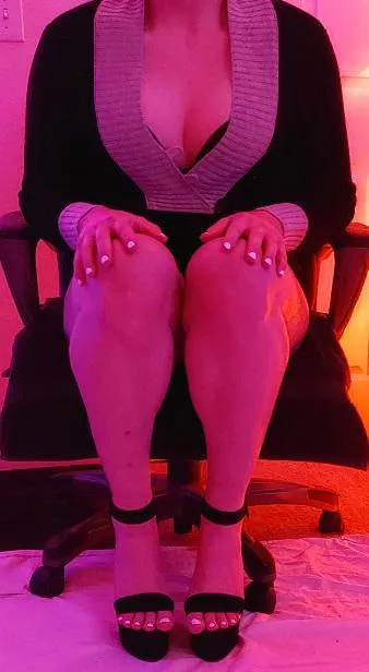 kiss my toes and I might let you suck my cock