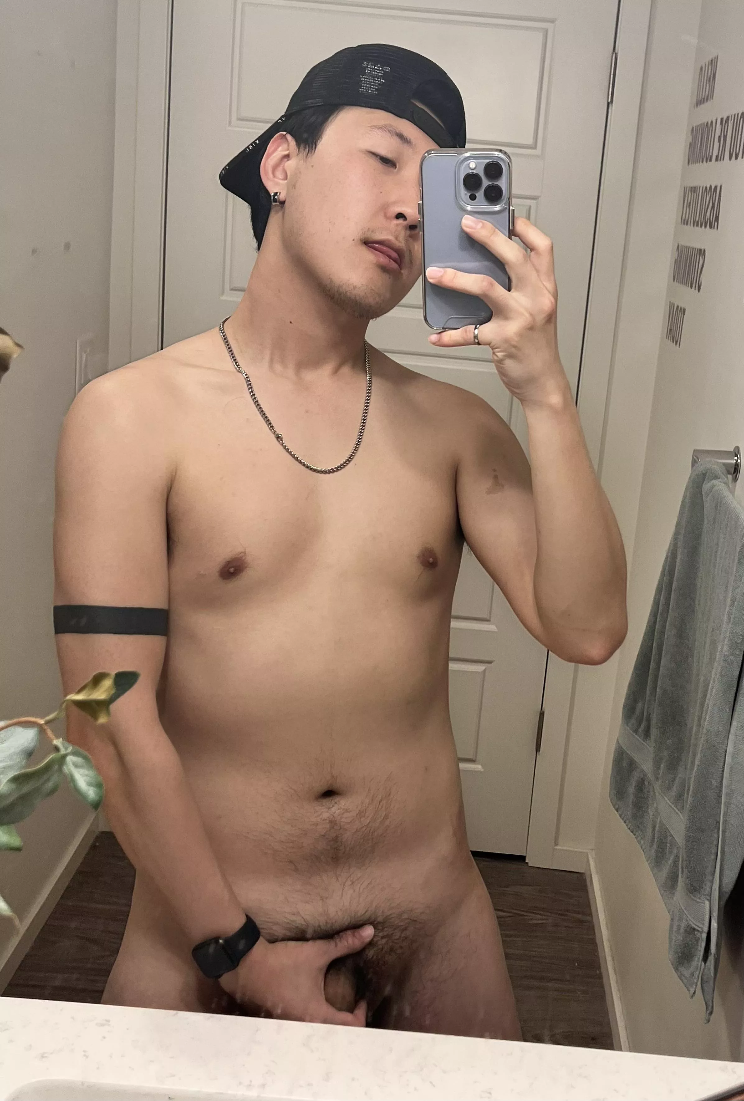 Korean guy here 😗