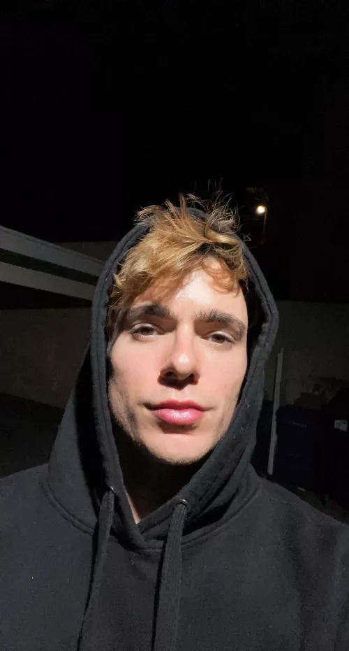 Late night here🥱 hope you had a lovely Friday!