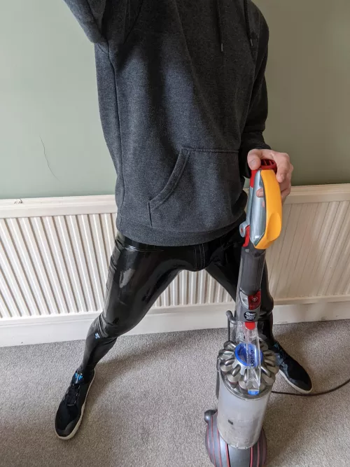 latex 👍🏻 music 👍🏻 housework 👎🏻