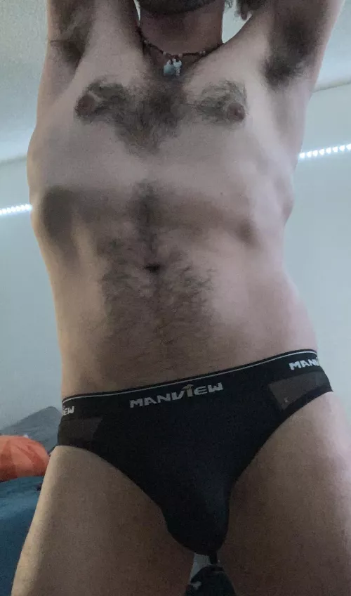 Latin Papi’s hairy armpits 💪🏽😊