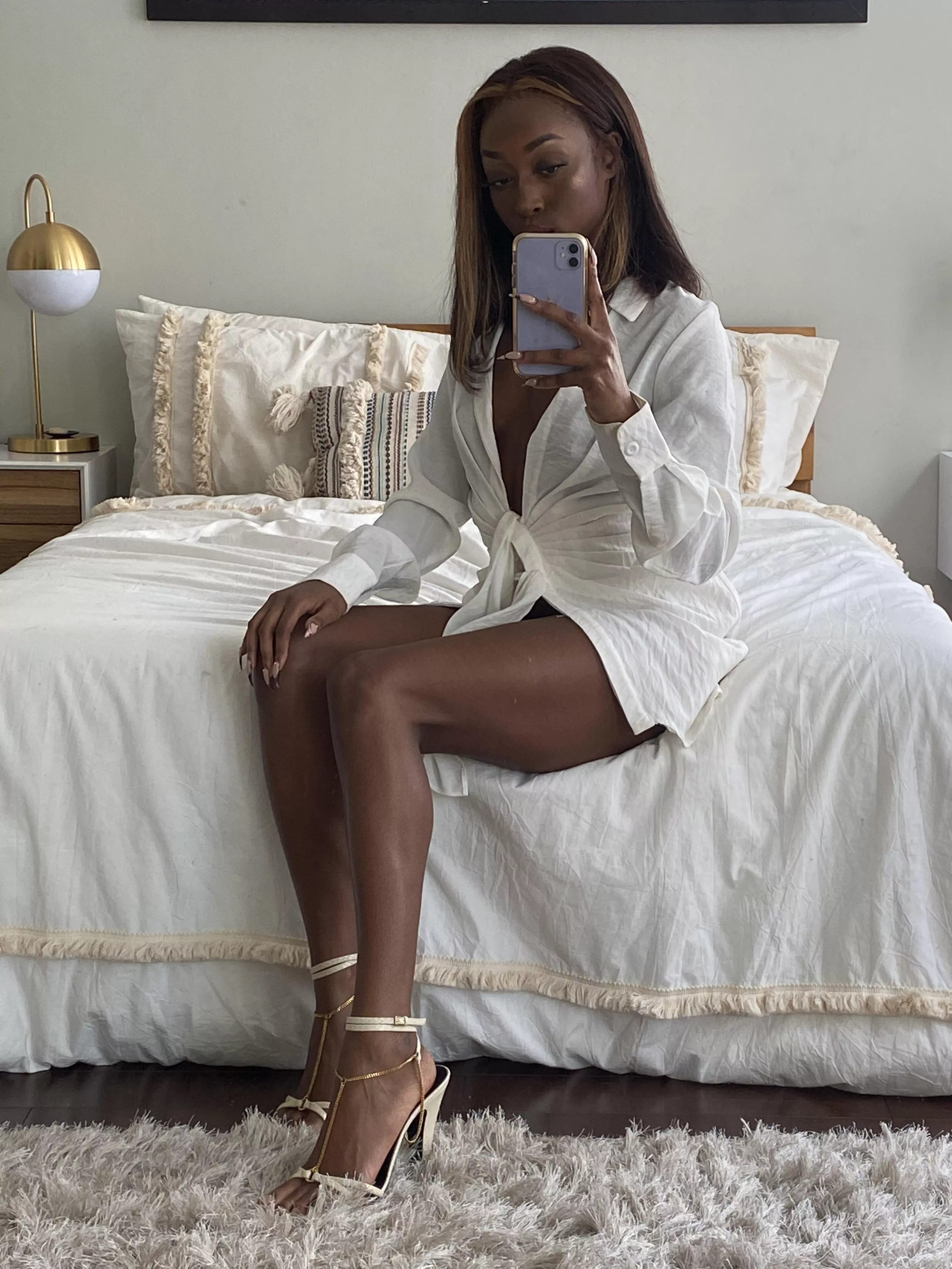 Legs closed or spread? 🤔