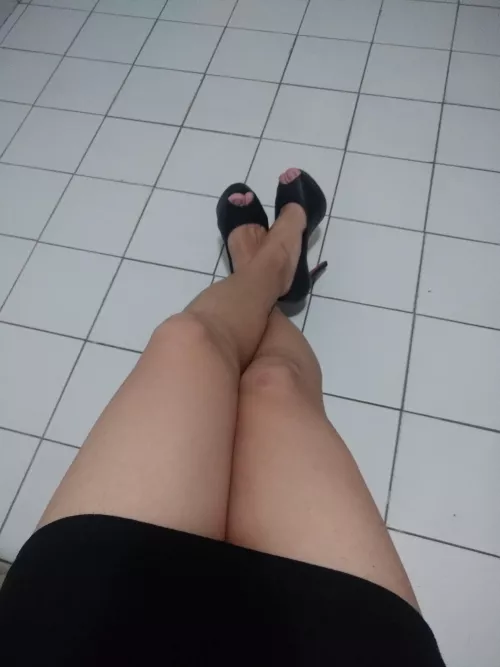 legs, heels and toes ๐