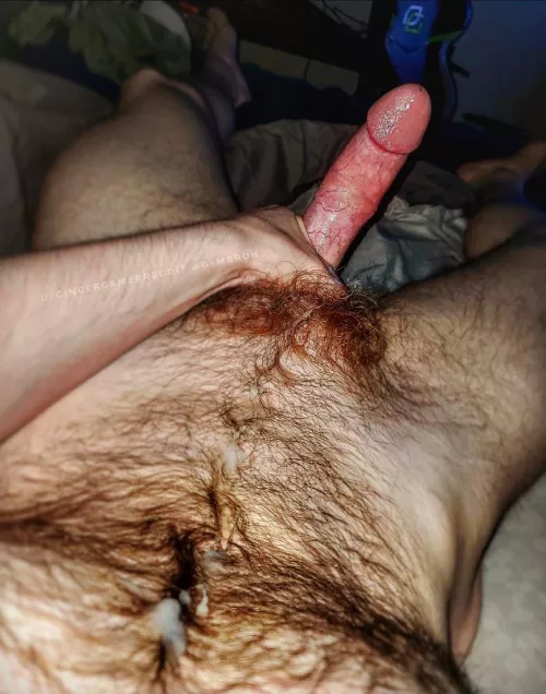 Let's end the weekend with you worshipping me between my legs 👑