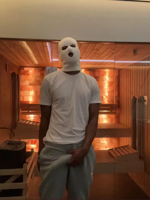 Let’s play in the sauna 😈