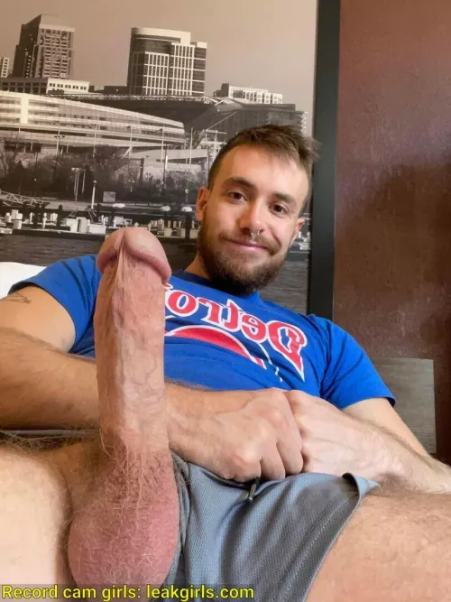 Let’s share a joint and fuck all morniny 😈