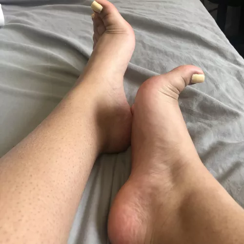 Lick up my sole 😈