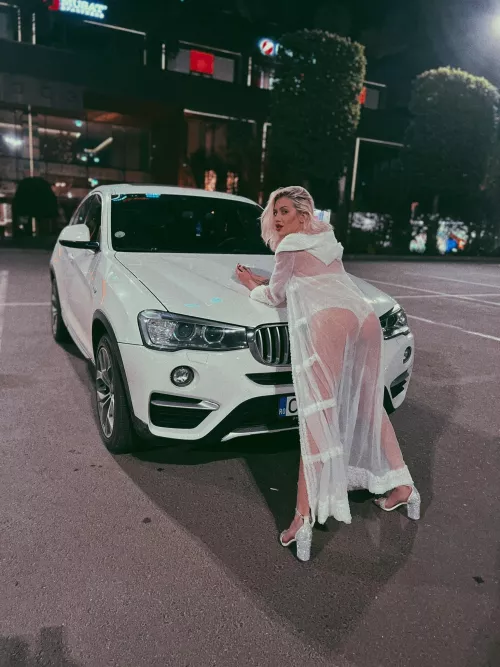 Like and comment here and I’ll follow you and send a nude for tribute 😘😘