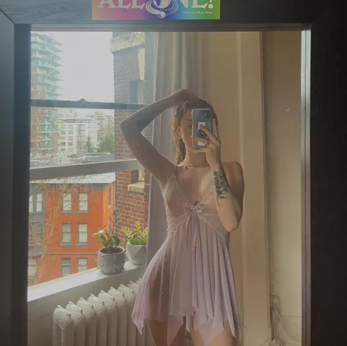 lil pixi girli 💋💗🙈👀 taking it off soon…. 😉