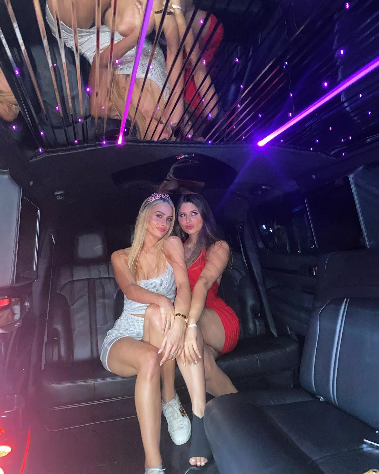 Limo Nude