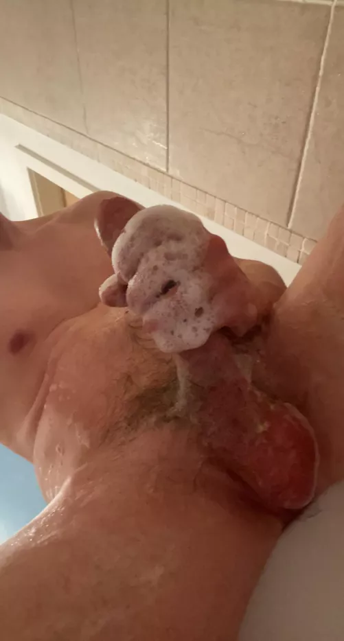 Link in bio 👀 watch me blow a big shower load after a week away 😈