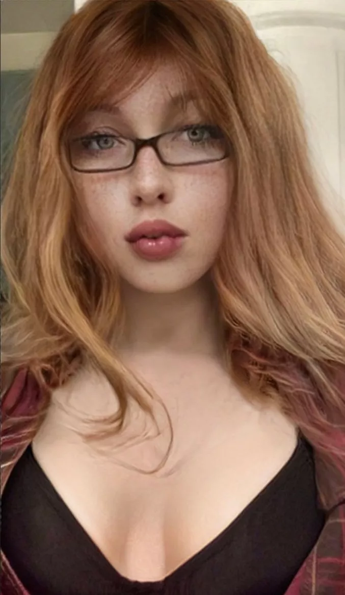 Lips made for sucking 😯