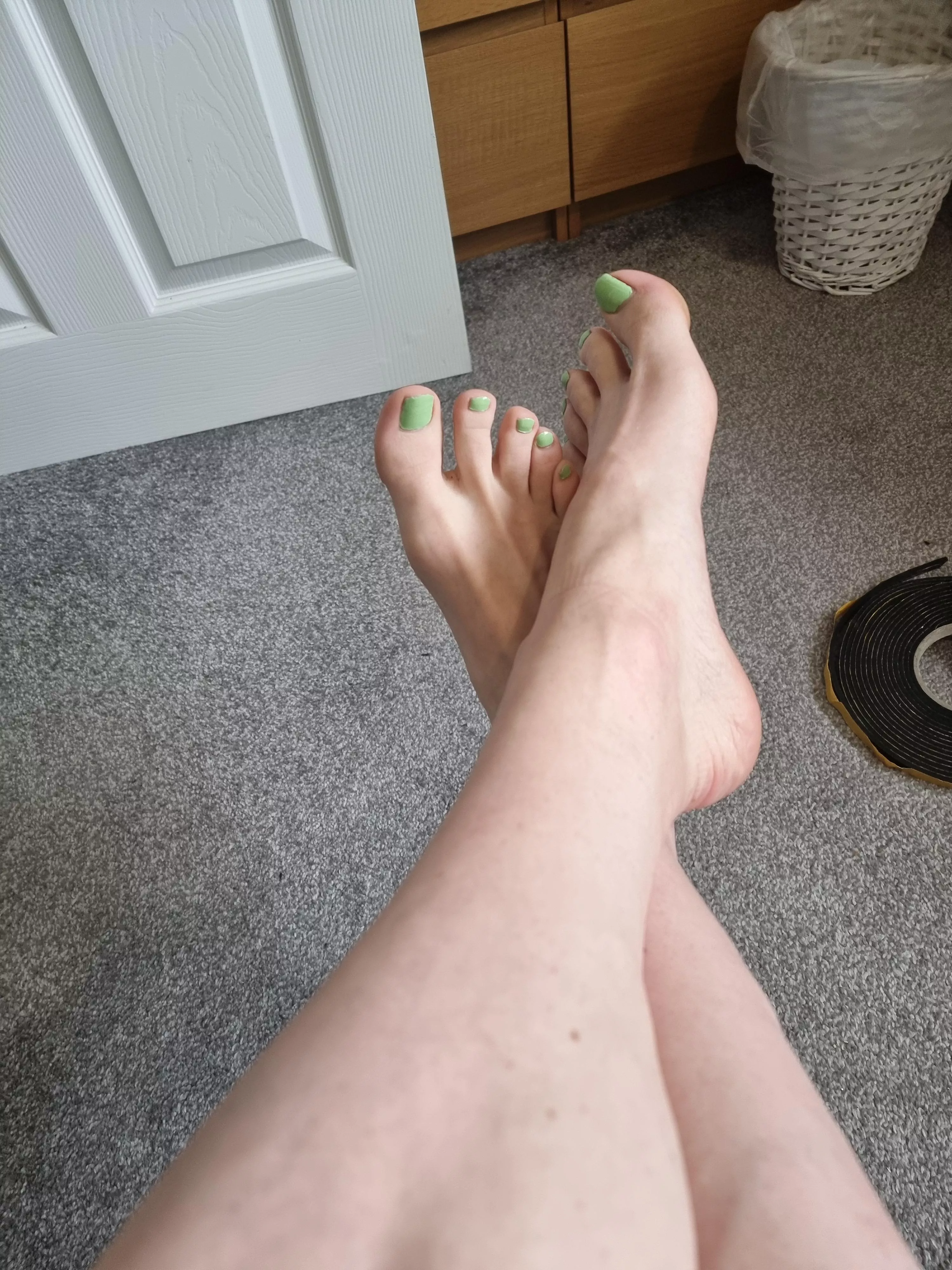 little green toesies ☺️ little green toesies ☺️