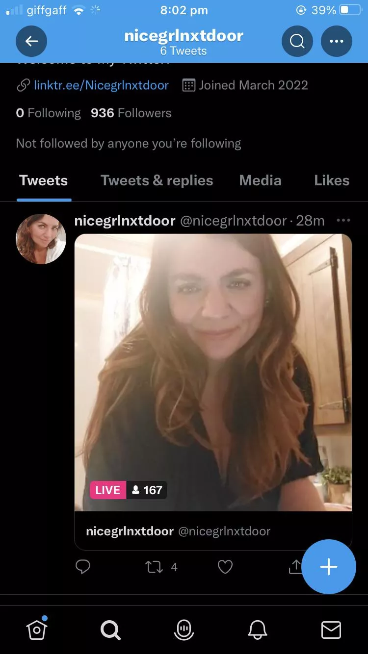 Live rn flashing, she has donation goals, I know this isn’t tik tok but she started her live on there and moved onto Twitter