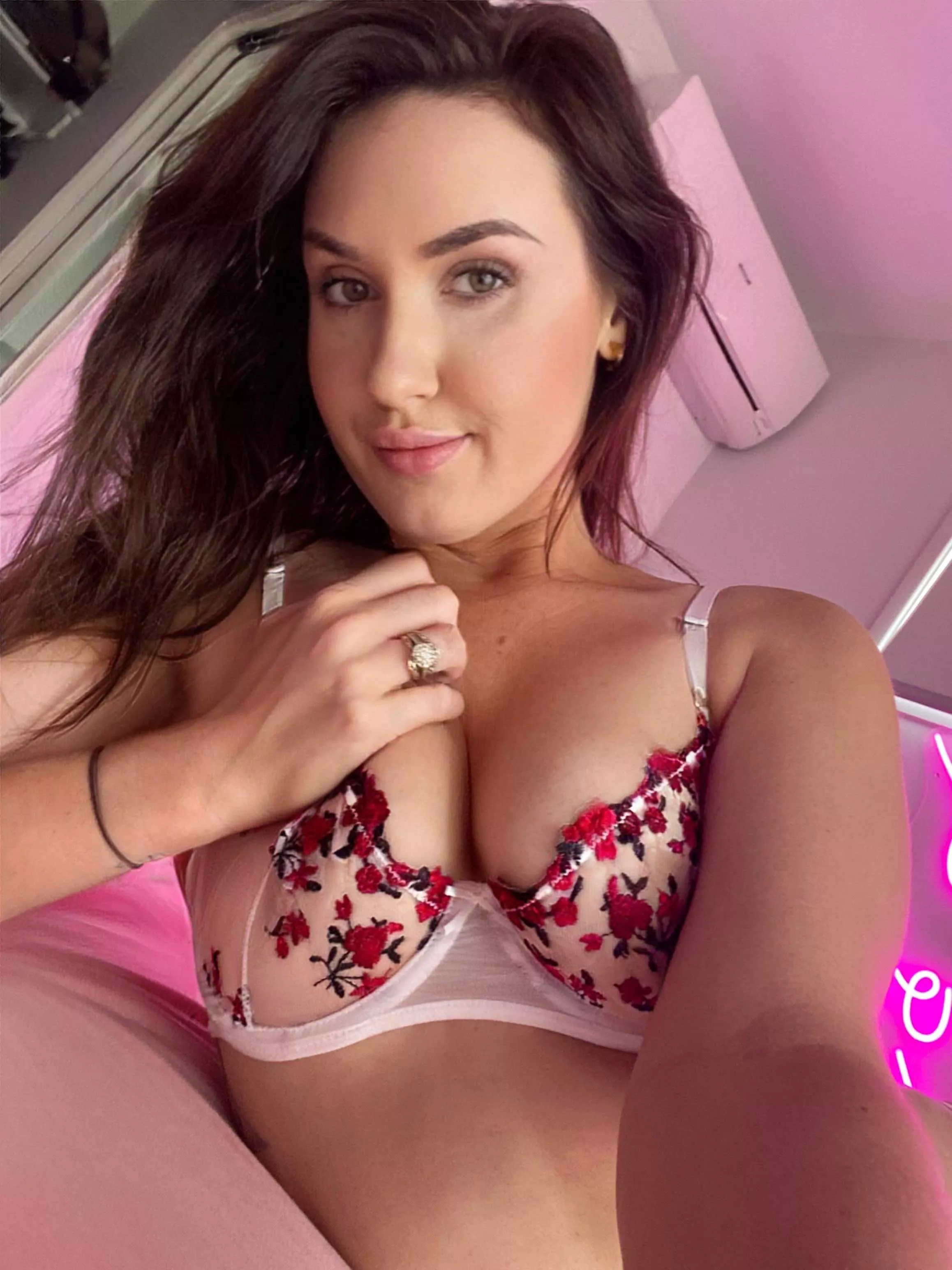 Lonely Weekend 🥺 [F]