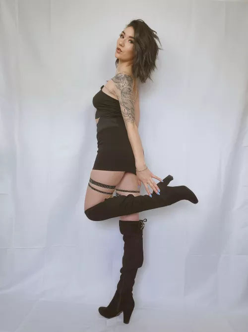 Long legs in some tall boots, what more could you ask for?