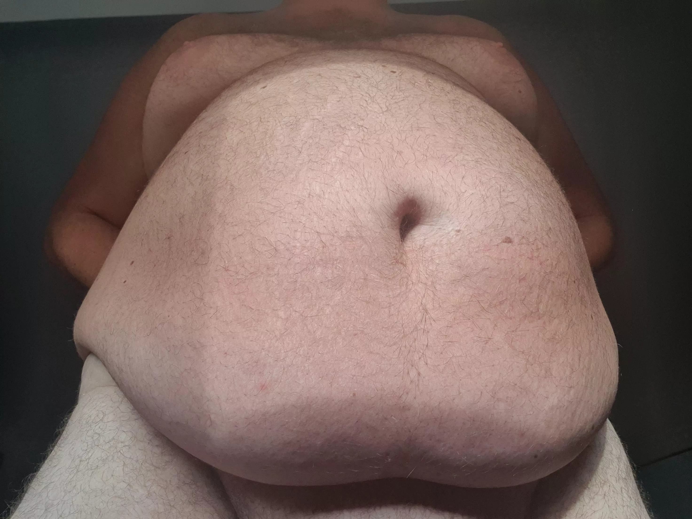 Look at that belly hang 🤤 I love it