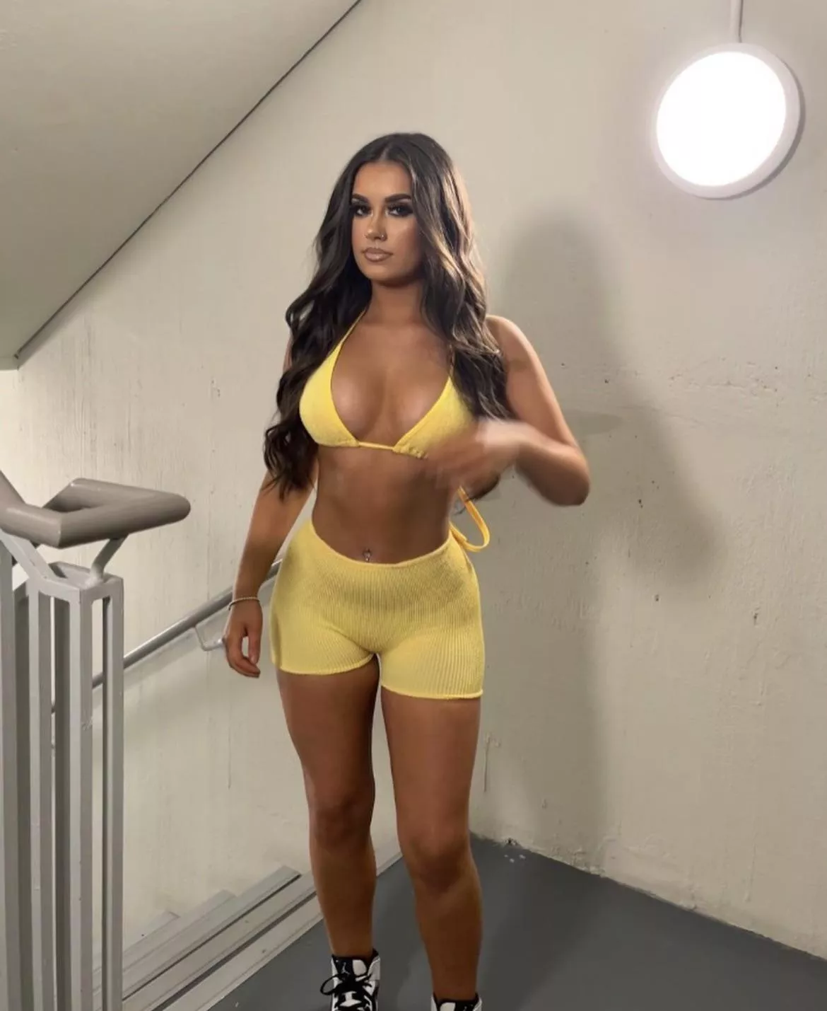 Look at the body on this chav