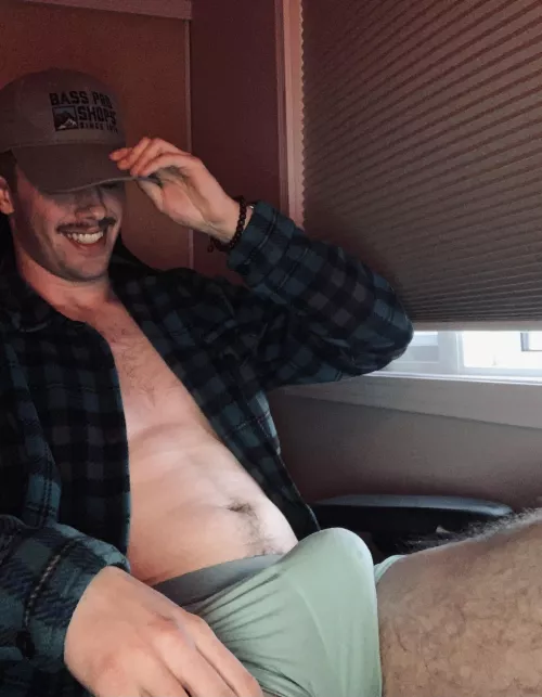 looking at all these hump day posts has me bulging at the seems 😯