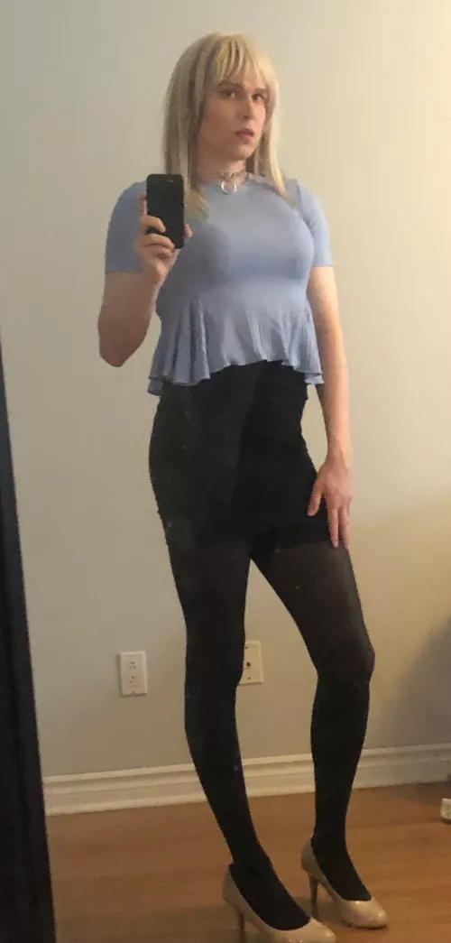 Looking for a sissy secretary, Daddy? I'm willing to work long hours in uncomfortable positions... 💁🏼‍♀️