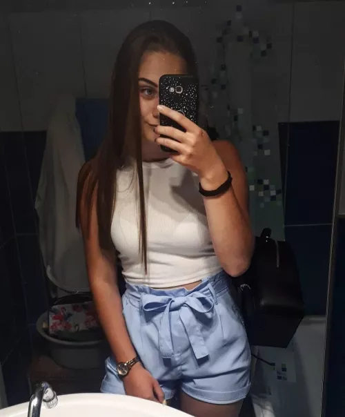 Looking for jerk/cum/fleshlight vid tribute of my classmate. Have more pics and creeps too