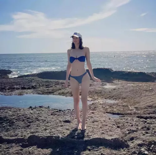 Looking for someone to play Alexandra Daddario in a longterm romantic roleplay