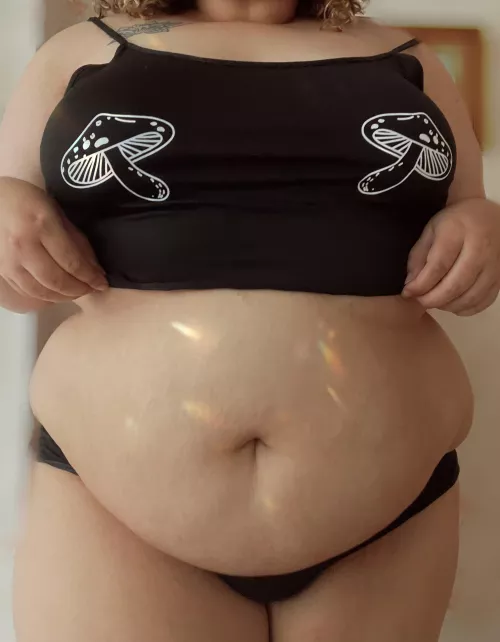 looking to be your piggy! discord bubbletea#1747 ❤️