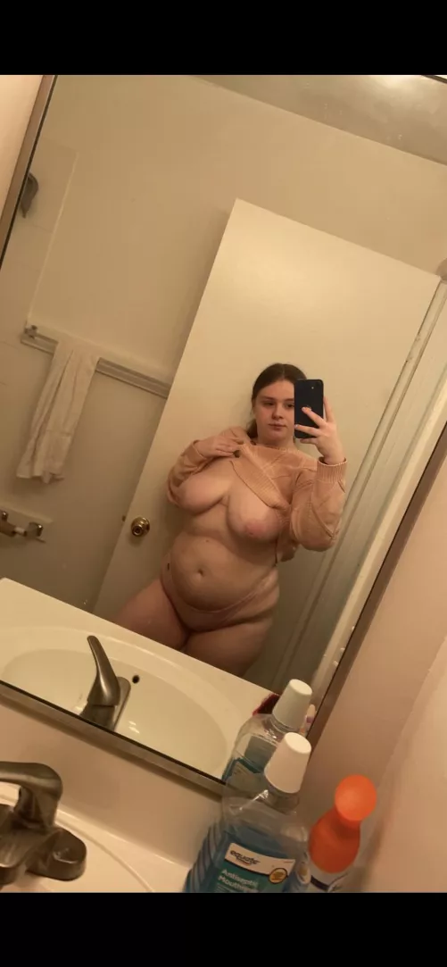 Love being a slut and showing off☺️