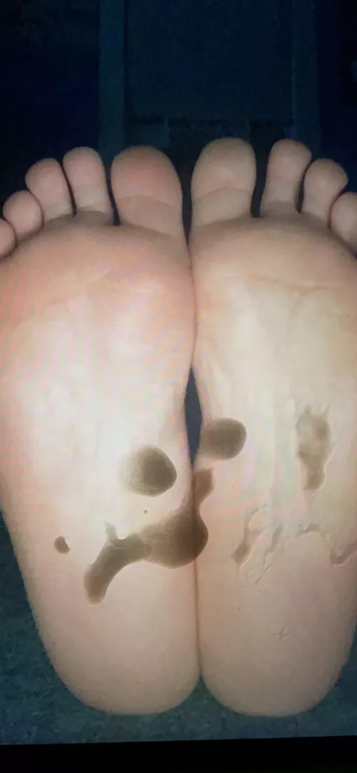 Love cumtributes for my feet. Anyone wanna give me more? Also give footjobs if you in jersey or near jersey ;)