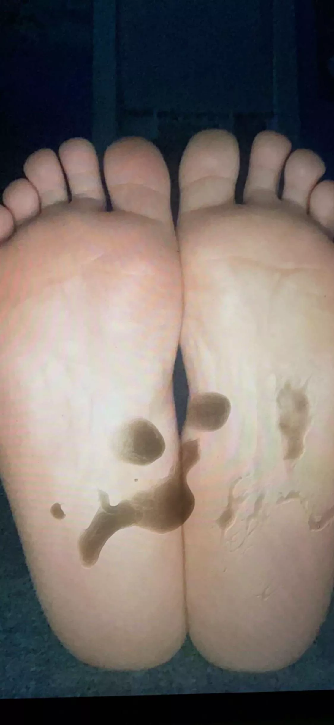 Love cumtributes for my feet. Anyone wanna give me more? Also give footjobs if you in jersey or near jersey ;)