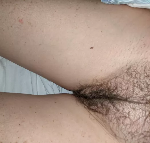 Love my hairy pussy