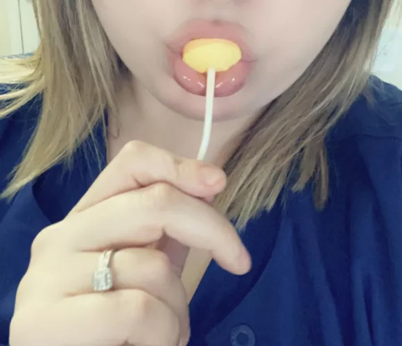 Love sucking dick… who wants to replace my sucker?!😈😏🥵🤤