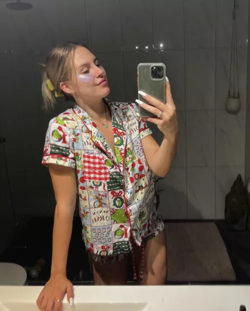 Love this pyjama set, reminds me of Christmas 💕