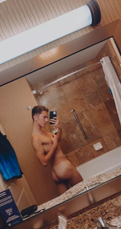 lovin’ the tan line 😉