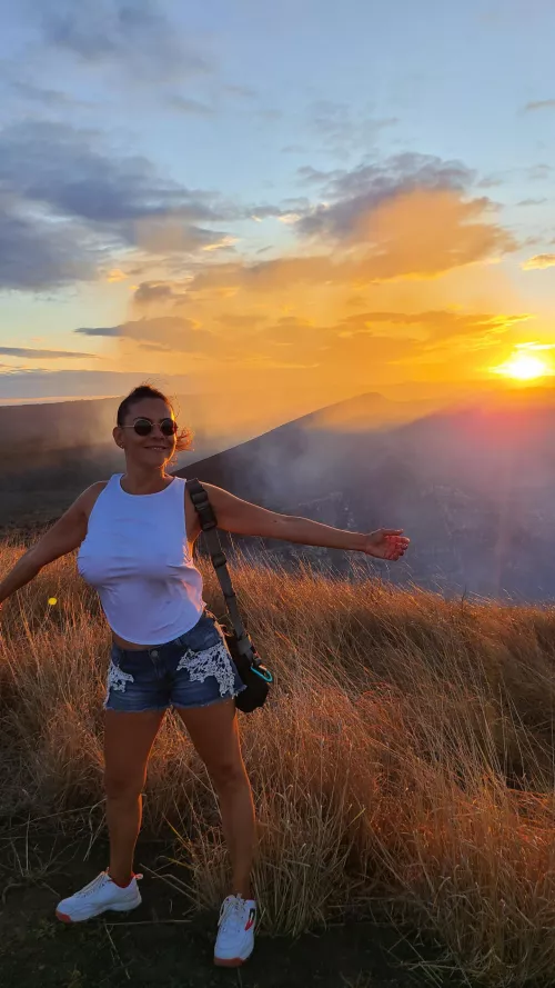 Loving BRALESS style