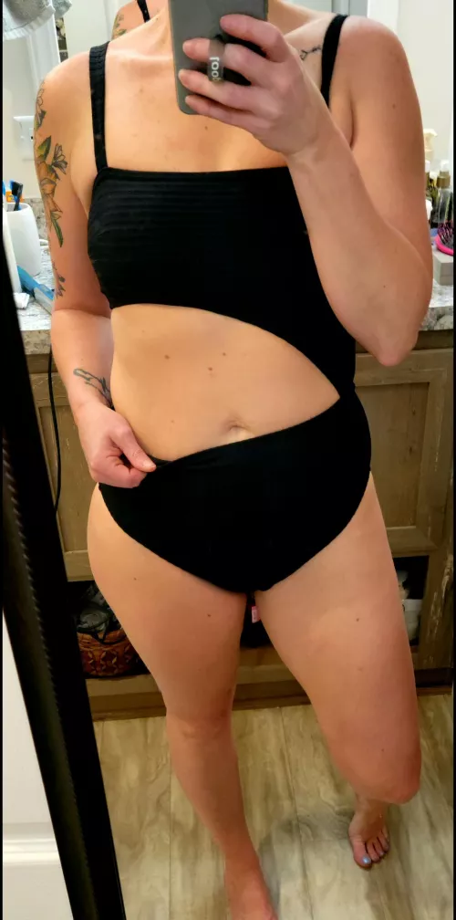 Loving the cutout on this! 🩱