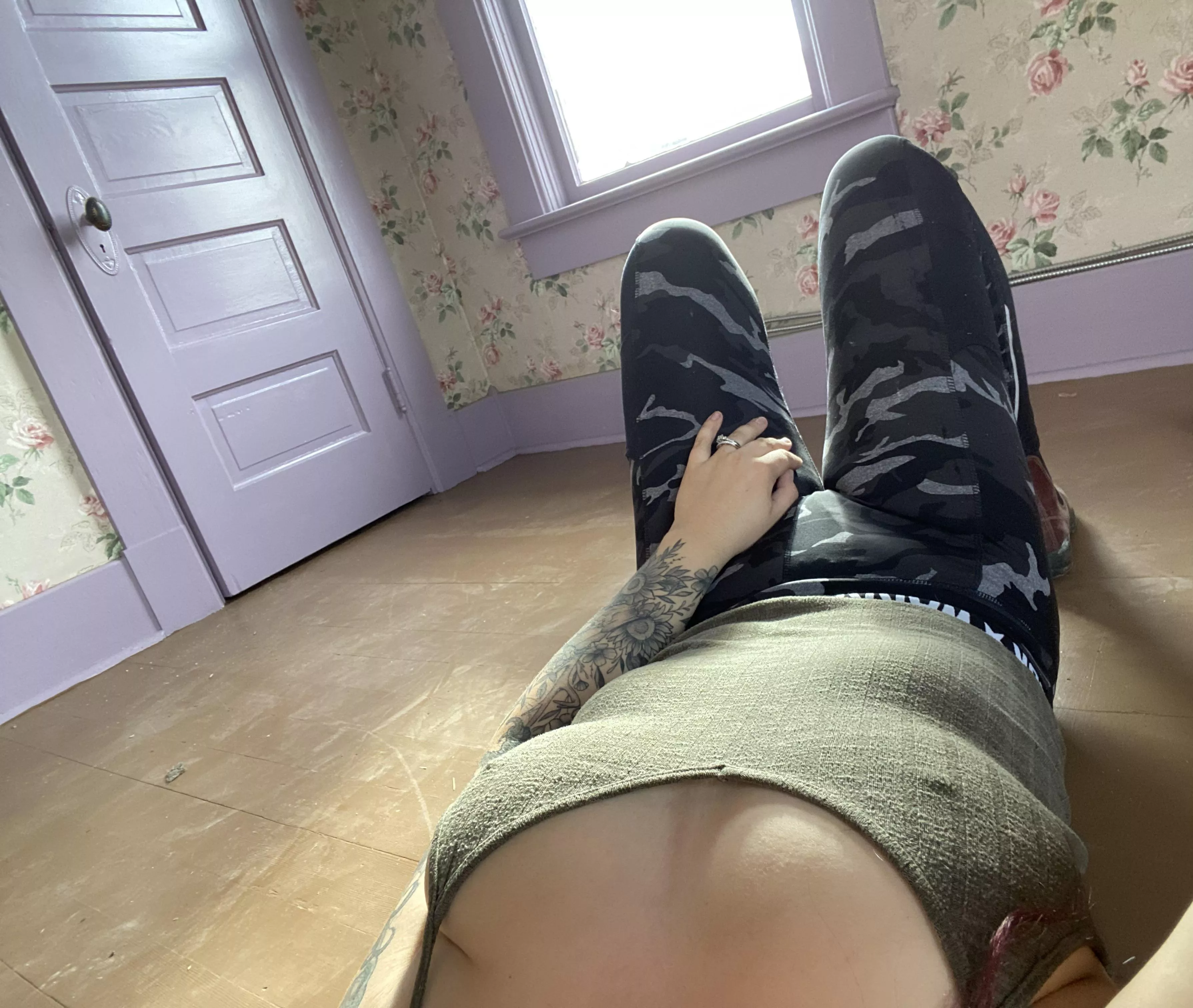 Loving the vintage wallpaper and purple trims in this old house