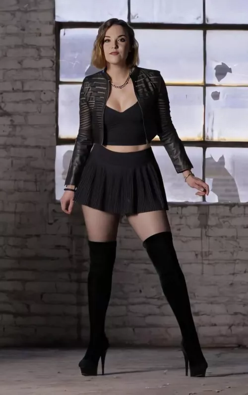 Lzzy Hale is such a sexy woman