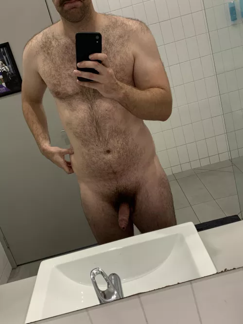 (M) 31 - Not sure where these love handles came from 😥