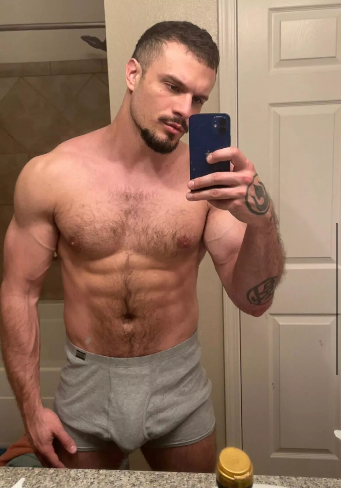 [M] After workout shower 💪🏽