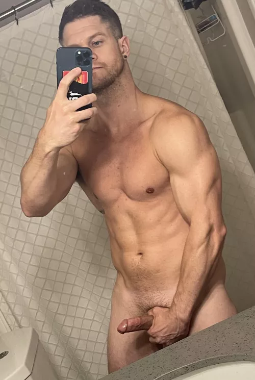 [M] Anyone else get extremely horny after a good workout?