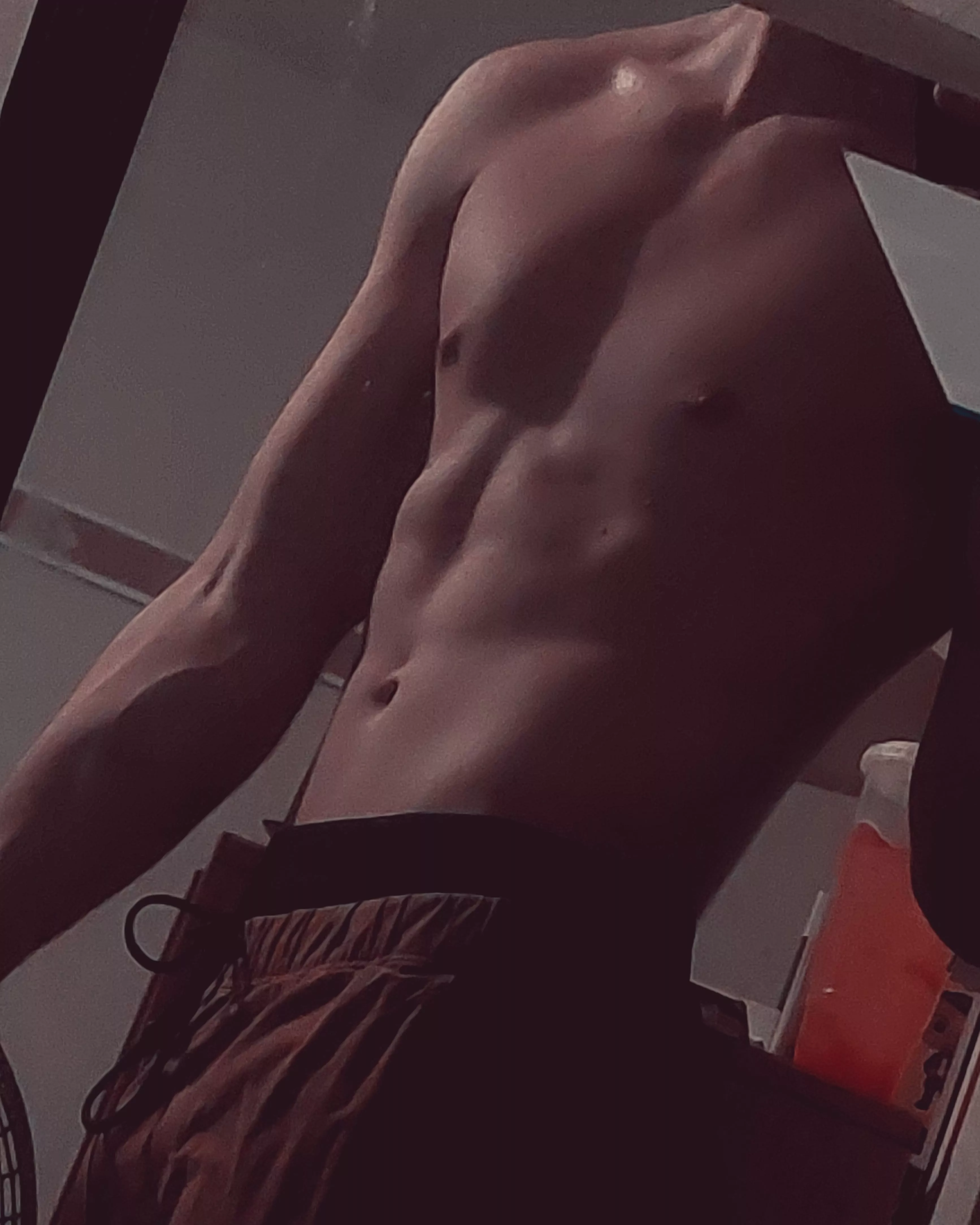 (m) looking for a workout partner any ladies interested 😏