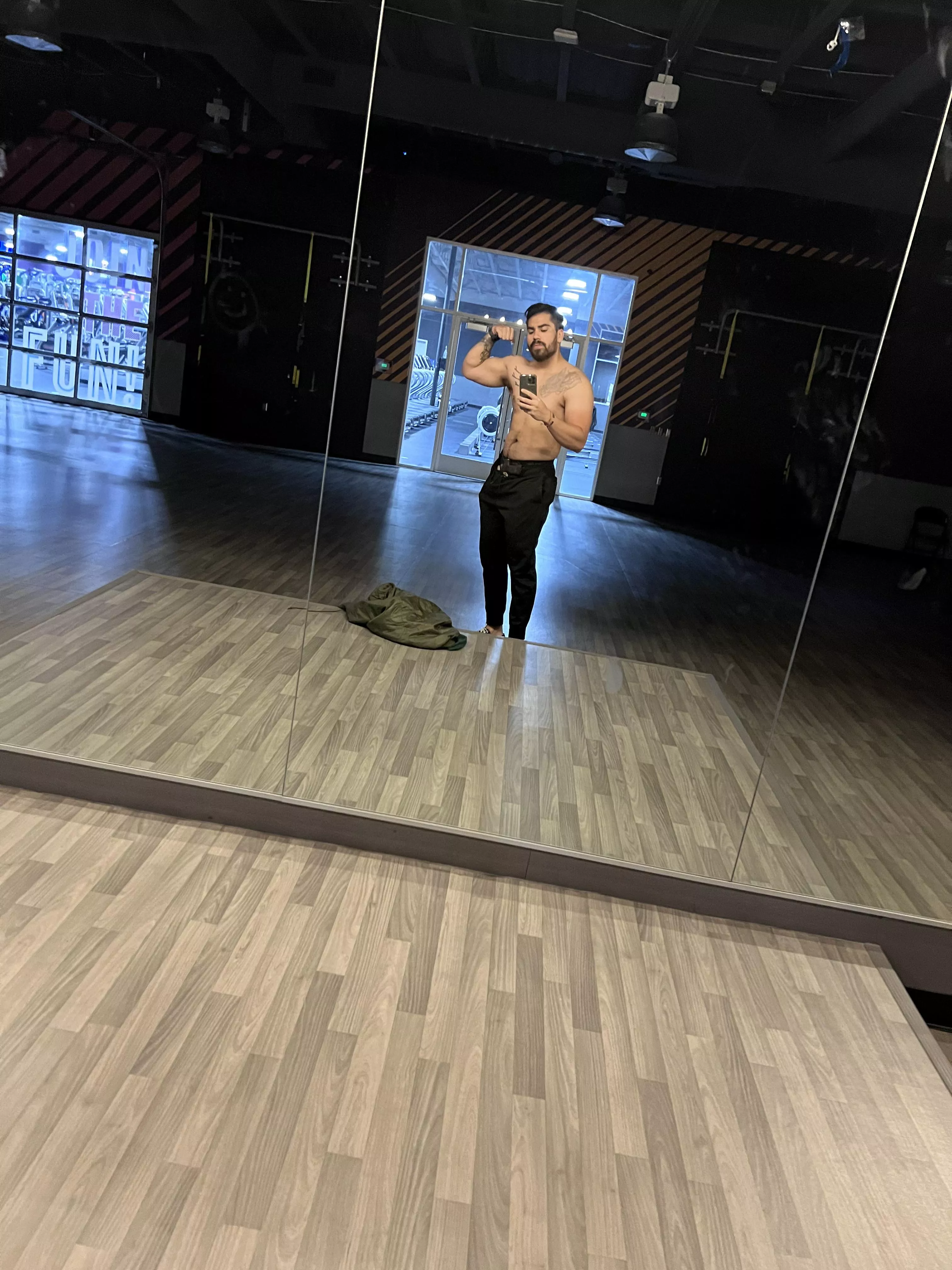 [M] morning check 💪🏽🦍