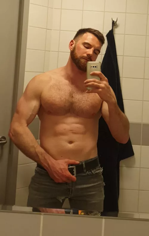 (M) uk just wanna see if there's any hot local redditors to have a drink with 👀👀 hit me up and tell me where your from! (Roughly)