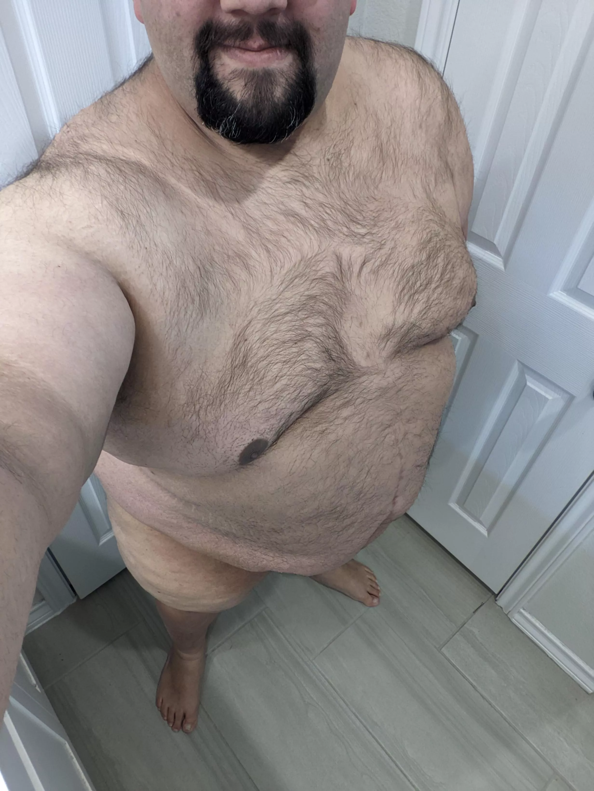 M37 Fluffy 5'9 // First time posting here. Been subbed for awhile but never really see any bigger guys post. Not sure if there's a reason for that or not..