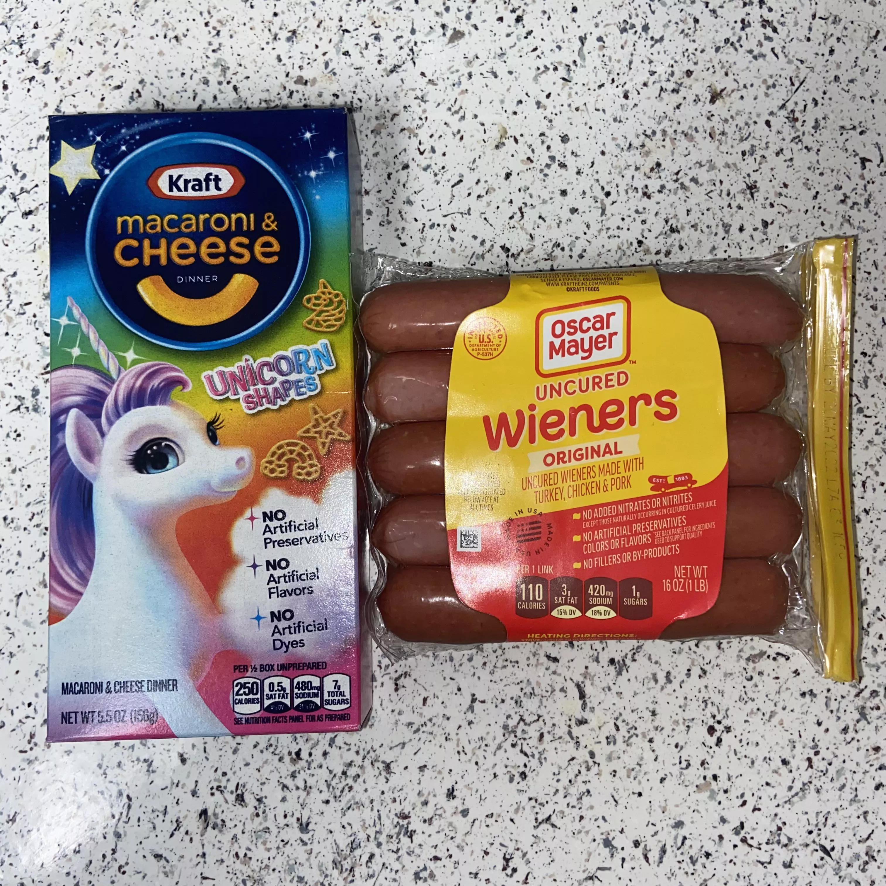 Mac & cheese + sliced hot dogs + strawberries = quick & easy dinner for your little. We took a long snuggly evening nap & were too hungry to wait for anything else to cook once we woke up. 🍓🌭