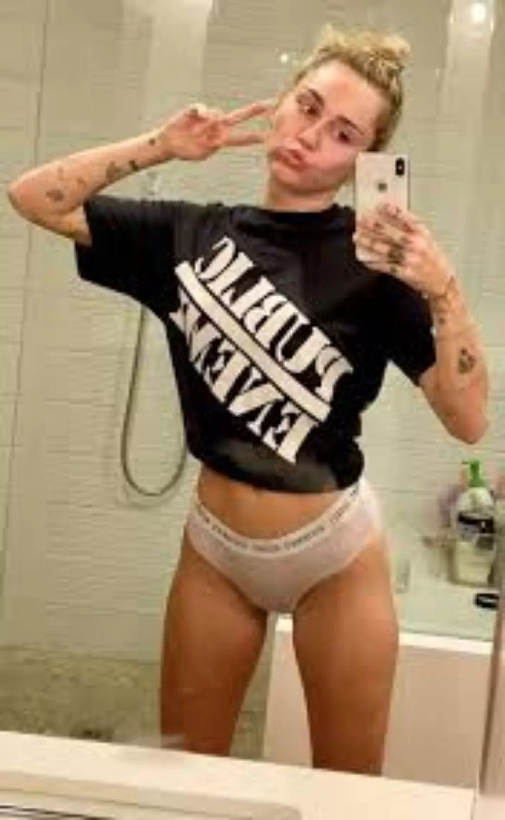Make me blow birthday ropes to Miley Cyrus Make me blow birthday ropes to Miley Cyrus
