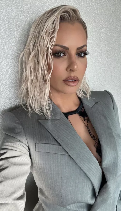Maryse is the sexiest MILF