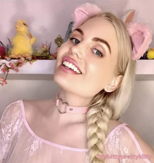 May I get head scratches please